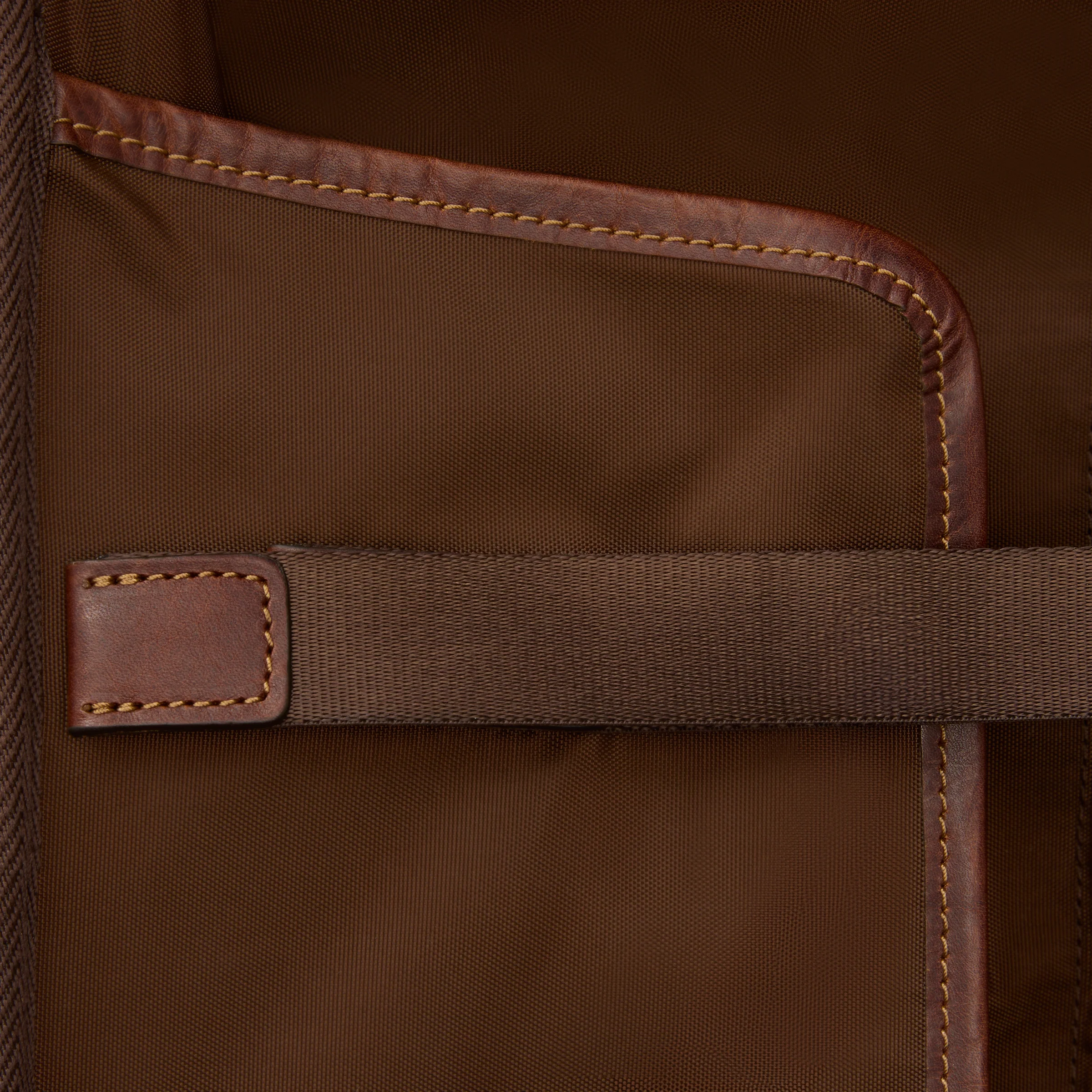 Kineño Leather Wheeled Carry On - Image 7