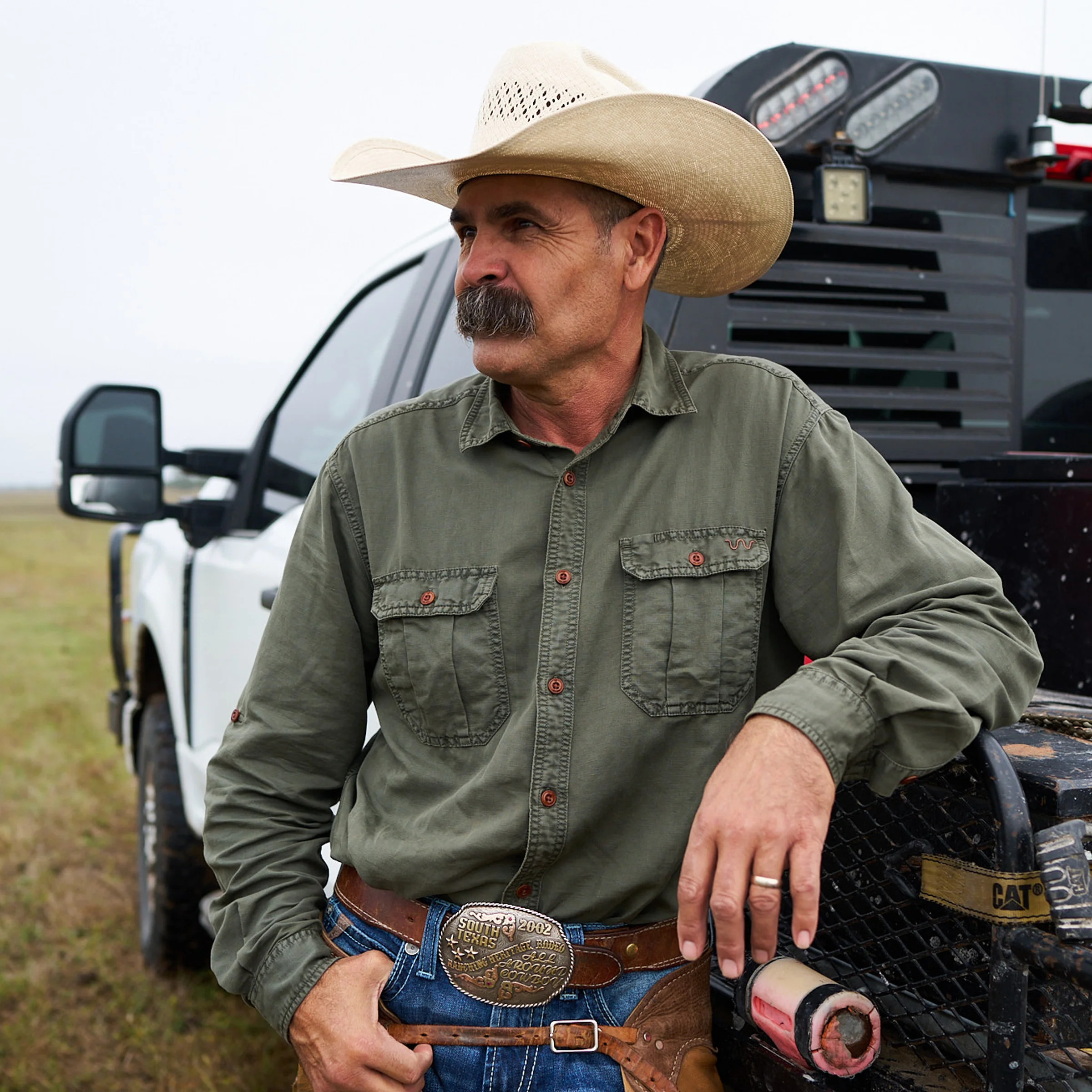 Men's Linen Utility Shirt - Image 15